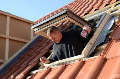 Pose de fenêtres de toit Velux à Courtauly